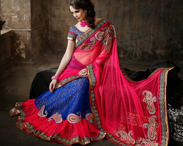 Top 10 Elegant Women's Ethnic Wear Fashion Trends