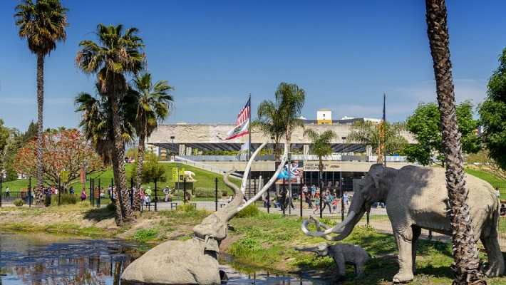 La Brea Tar Pits Best Tourist Places in California